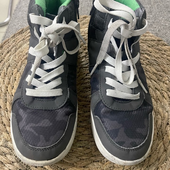 Used. Size 3 - Picture 5 of 5